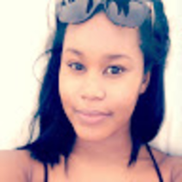 Meet your Posher, Julia - Picture 1 of 1